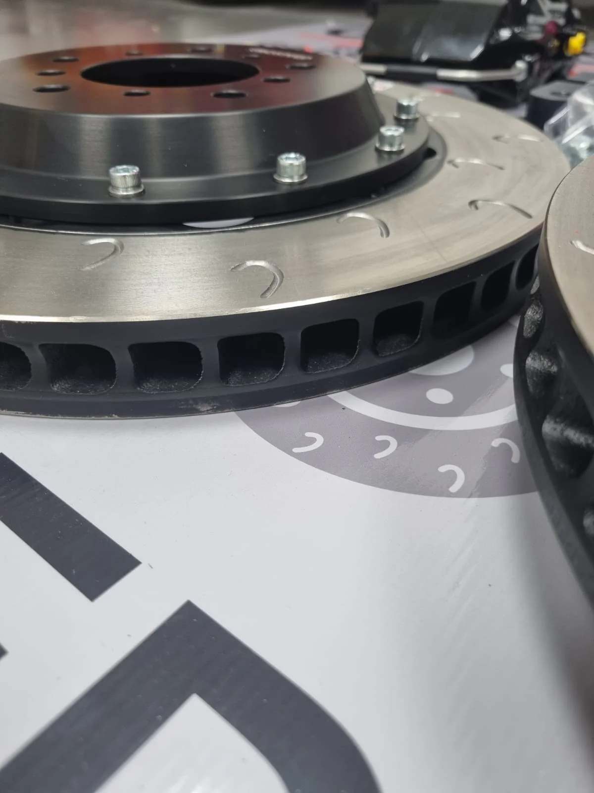 E46 M3 Godspeed 356mm  6 Pot Kit - Image 3