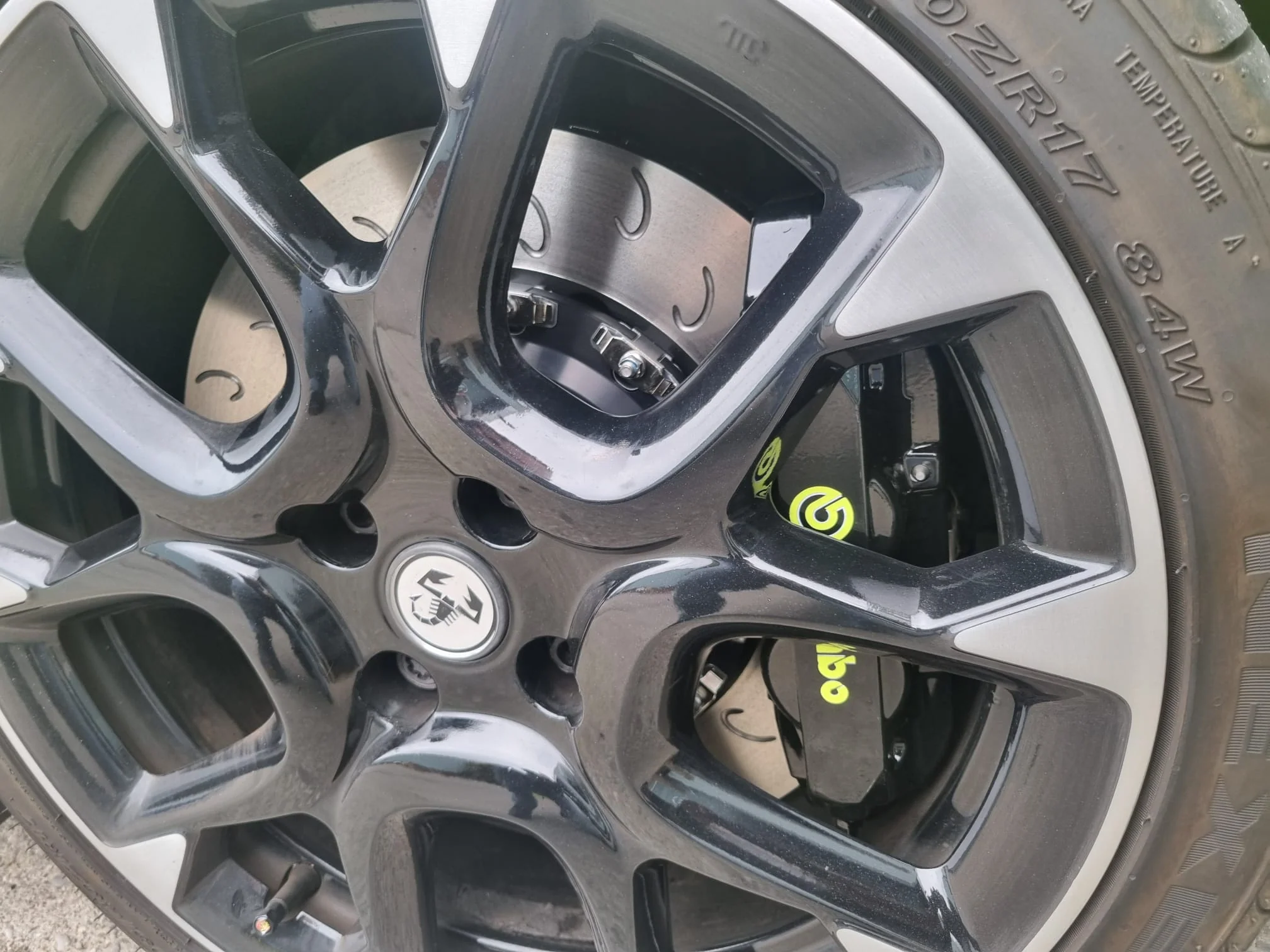 Abarth 500/595/695 330mm Disc and Bell Conversion - Image 4